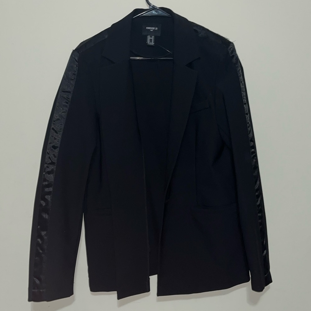 BLAZER WITH SATIN TRIM ON ARM